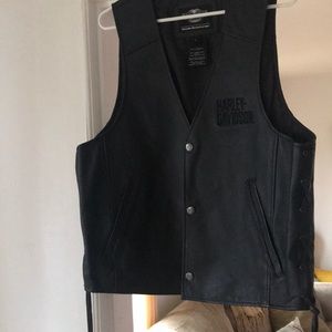 Authentic LIKE NEW Harley Davison Leather Vest